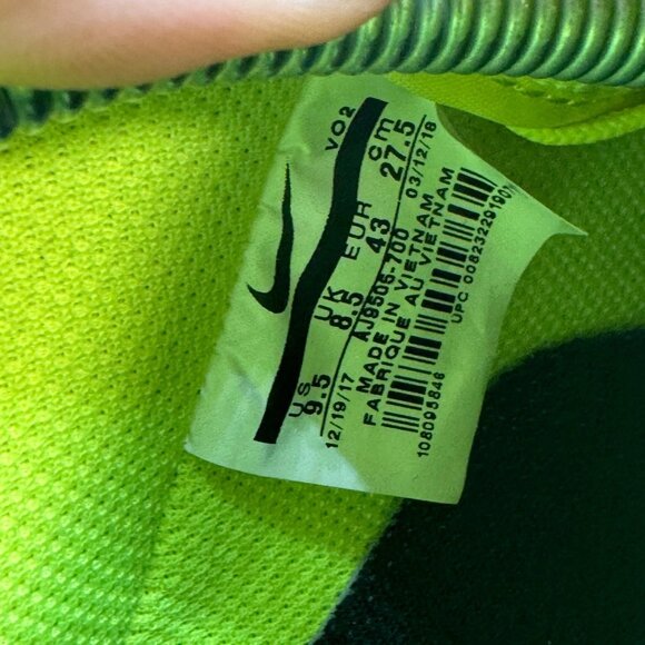 Size 9.5 - Nike Air Force 1 '07 LV8 Volt Mens Neon Athletic Sneakers AJ9505 -700 - Picture 8 of 11